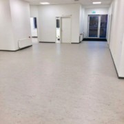 Linoleumsgulv i stor institution